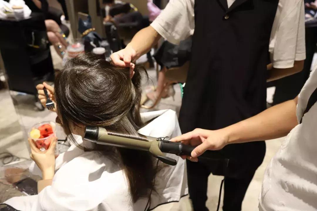 来高德置地这家网红店染发，头发居然变成这样……！