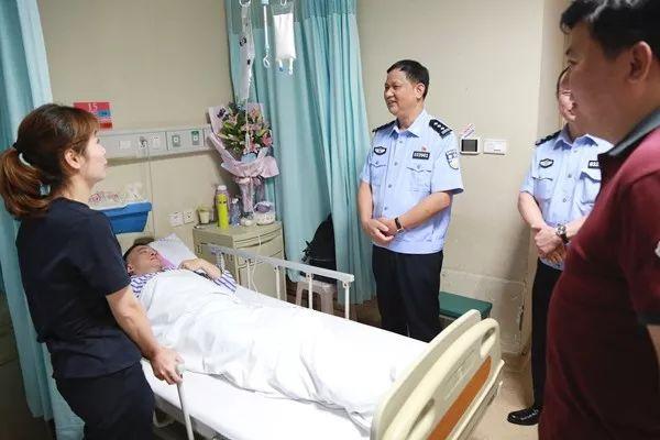 面瘫住院治疗了十几天,派出所副所长突发脑溢血晕倒