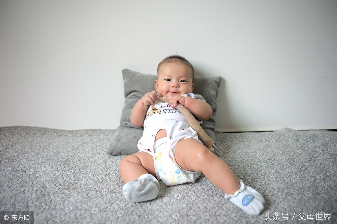 宝宝尿路感染发烧是什么症状,宝宝不感冒就发烧怎么回事