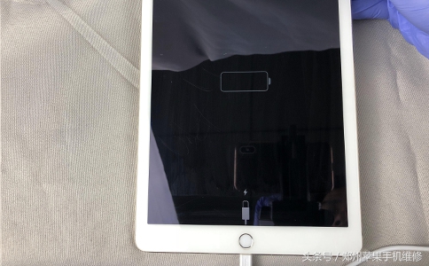 ipadair2开机不充电,ipad黑屏无法开机也无充电指示