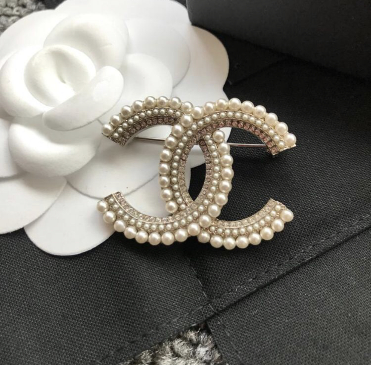 月入3000元买lv包包,买假名牌包美女