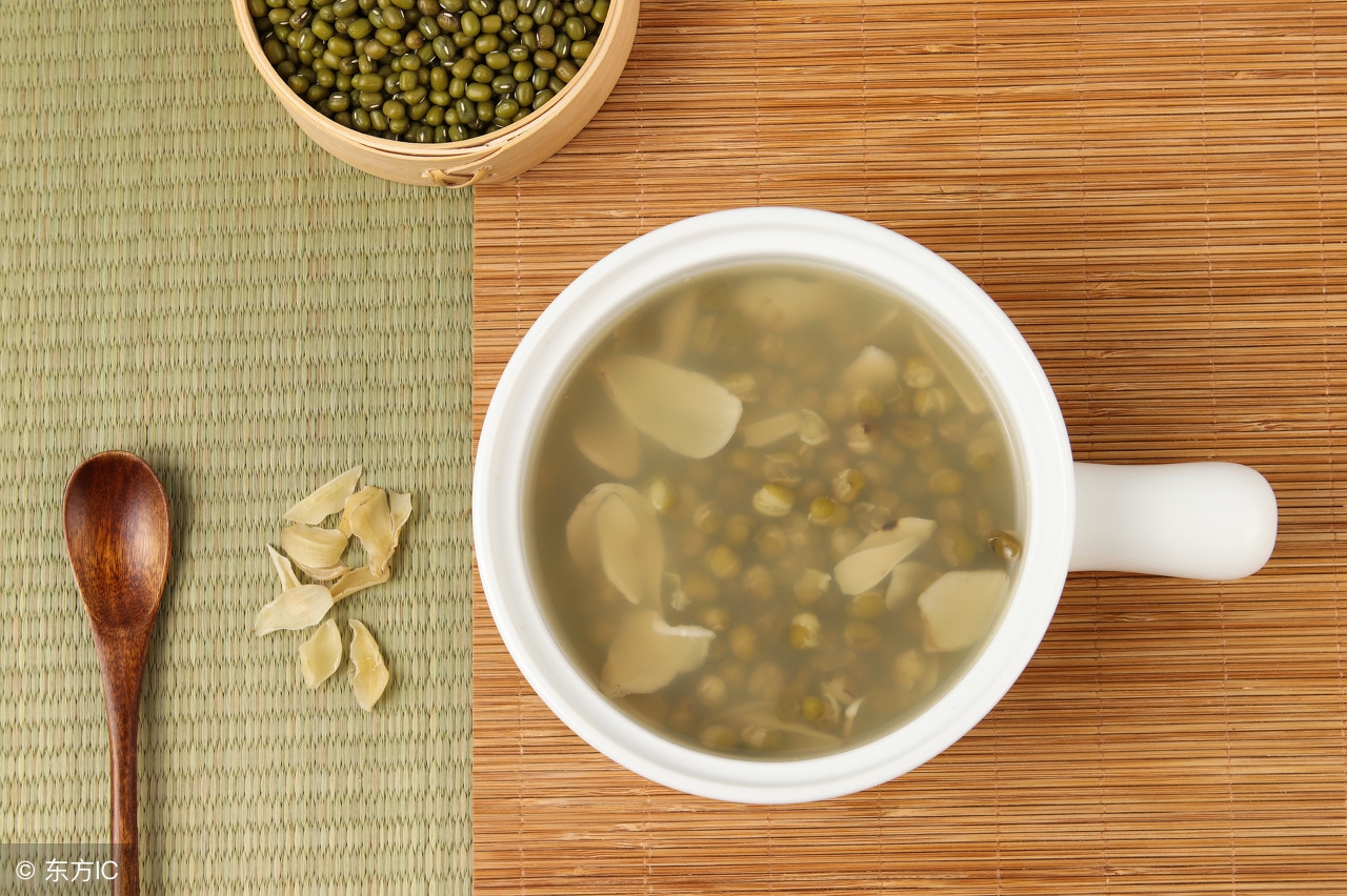 去火祛湿绿豆薏米,绿豆粥可以清热去湿嘛