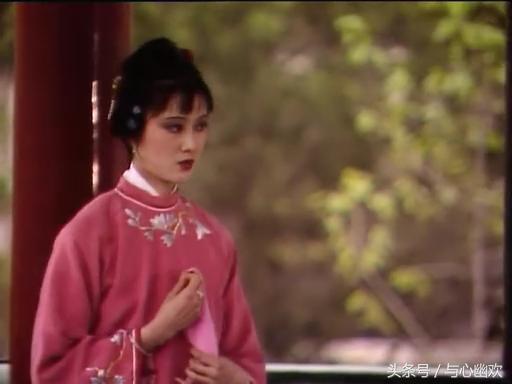 邢岫烟，红楼梦里靠努力赢得命运垂顾的傲霜花