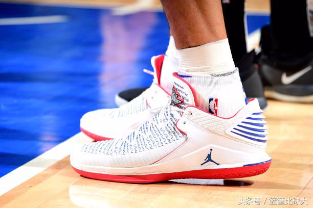 月球漫步者致敬迈克尔-杰克逊！10月9日NBA球鞋赏析