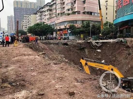 V早报：乘客专车内喝到尿滴滴：司机方便后未处理
