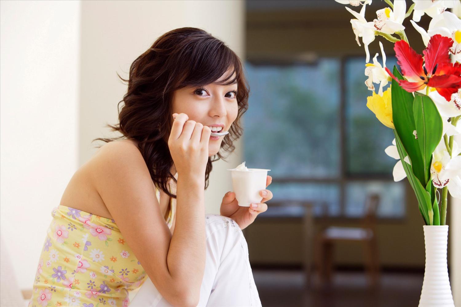 痘痘破溃消炎最快方法,痘痘反复长别用手挤教你正确祛痘