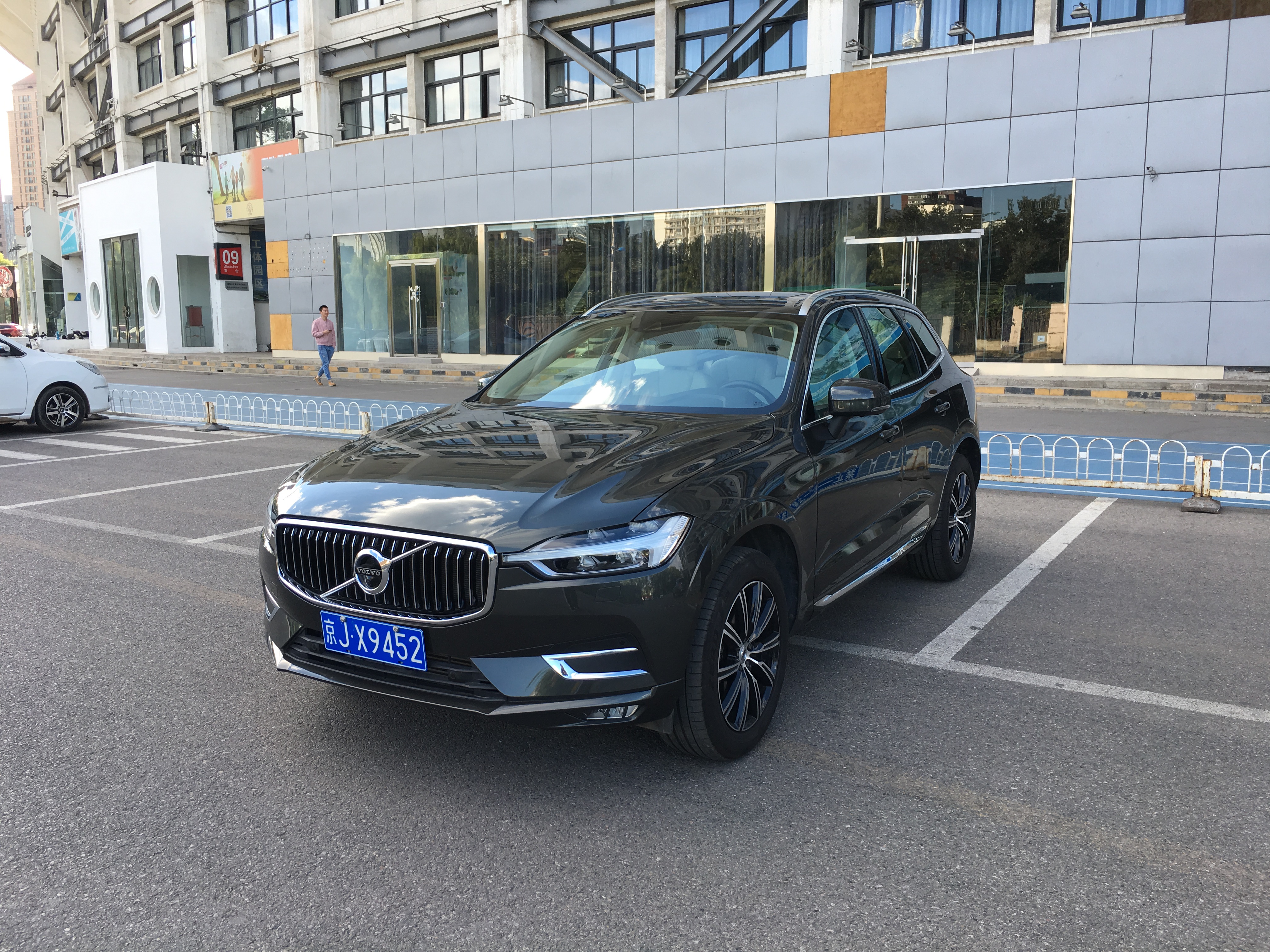 北欧高性能插混suv沃尔沃xc60试驾,2020款沃尔沃xc60深度试驾