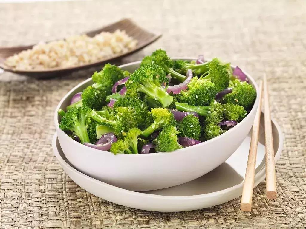 几个诀窍助你饭后轻松养肝,早晨是养肝黄金时间多吃三种食物
