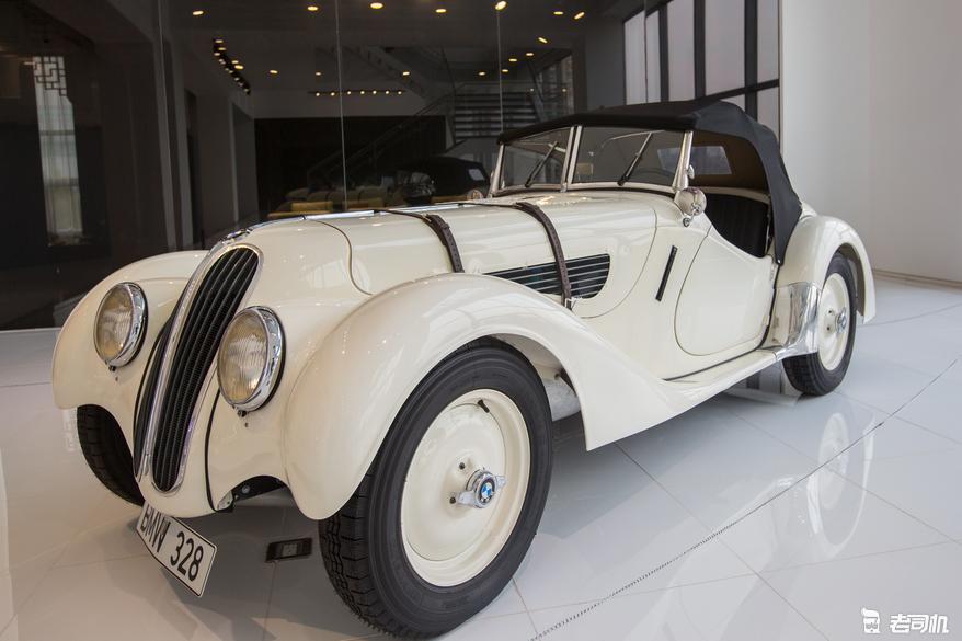 经典老车宝马z8,宝马507和z8