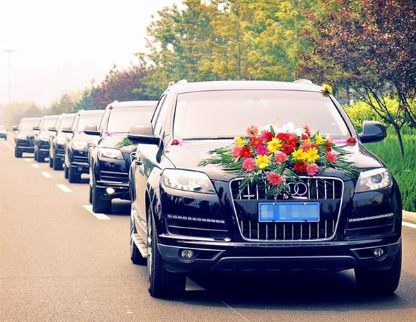 听说这些车经常被征用当婚车！刚官宣的赵丽颖婚礼可能也用ta