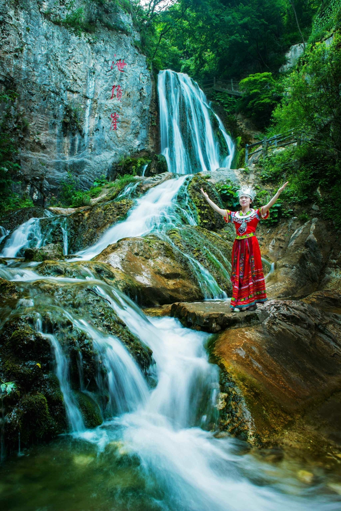 山泉瀑布打卡,山泉溪流旅游攻略