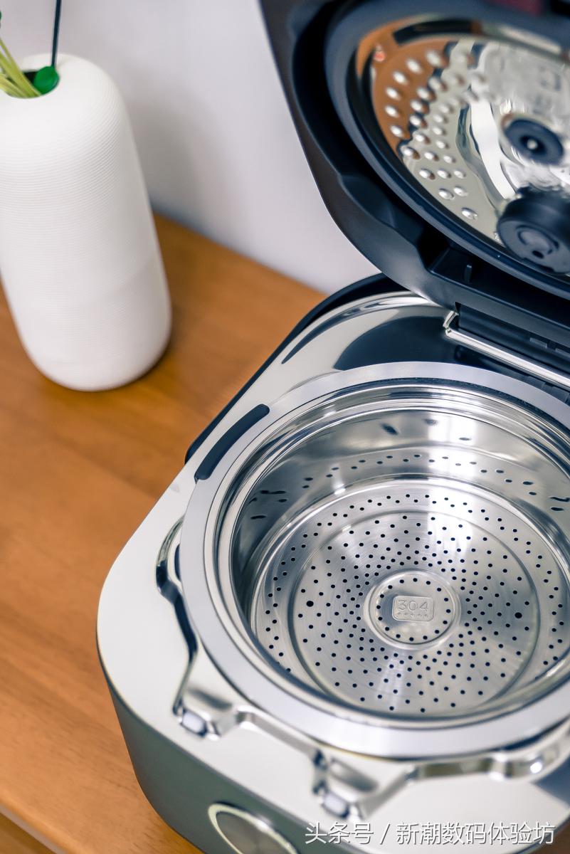 美的电饭煲与一般电饭锅区别,你见过可以把饭倒出来的电饭煲吗