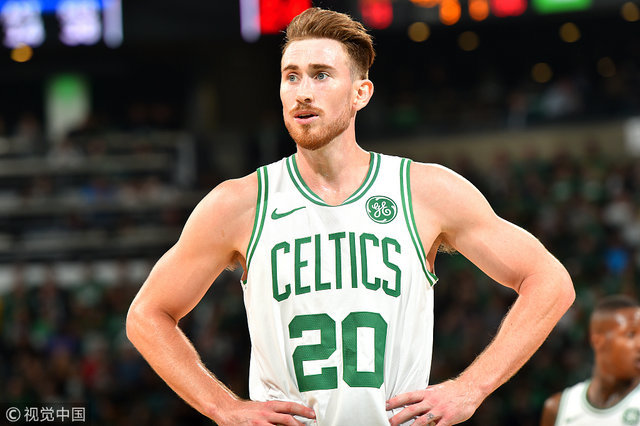 NBA最强白人美艳娇妻晒私房视频却意外曝光老公一大嗜好