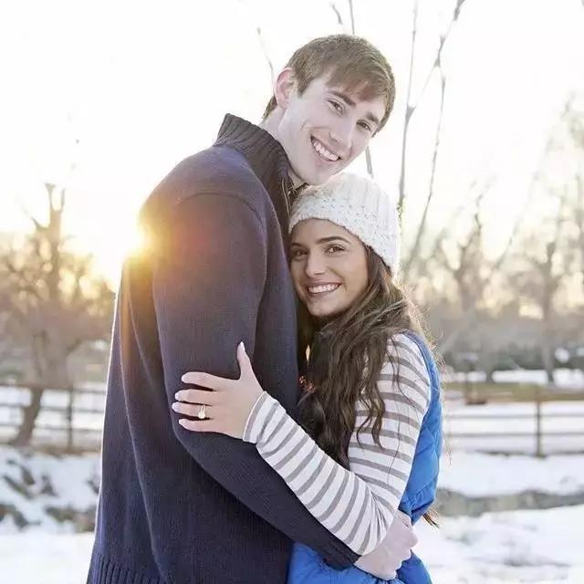 NBA最强白人美艳娇妻晒私房视频却意外曝光老公一大嗜好