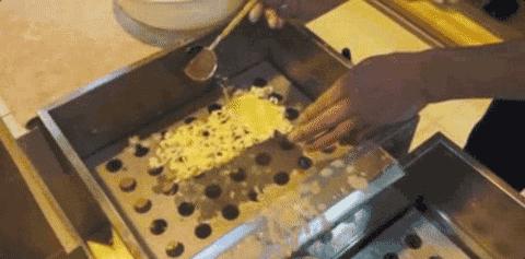 这个日本人卖了一辈子假货，谷歌却用首页向他致敬！