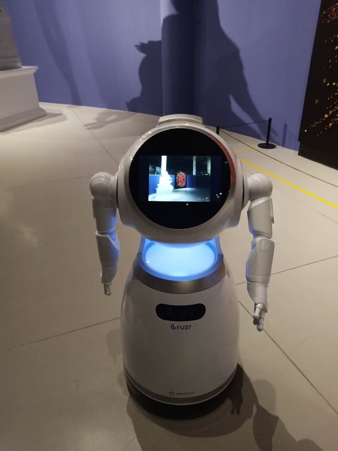 个人与宇宙，科技与宗教的连结——评上海MoCA新展“众妙之门”