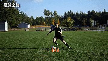 足球基本技术动作要领讲解,足球怎样100%假动作骗过敌人