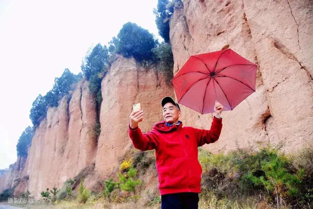 红土林景点,合水红土林