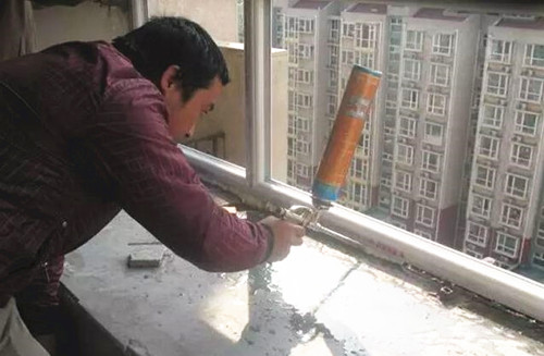 发泡胶干了有污染吗,发泡胶易燃吗使用标准