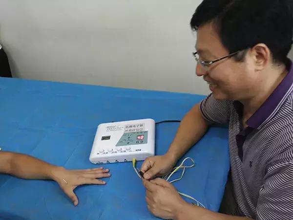 电击，针刺，鞭抽，虐童的临沂网戒所，传出一声声孩子惨叫