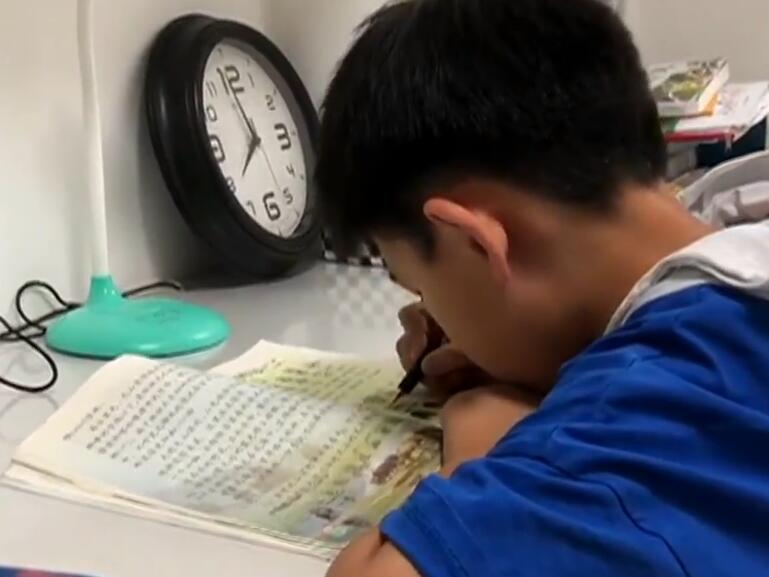 预防近视要做到三要和四不要,预防近视三大关注事项