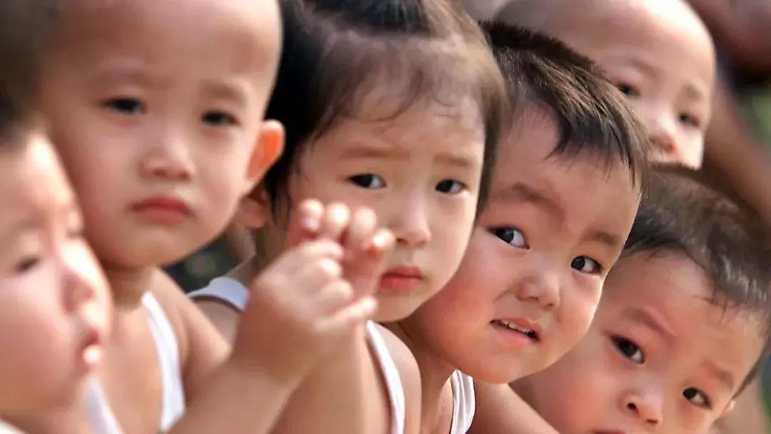 “有情人终成兄妹”？拥有1000名子女的超级捐精者引*伦发**理难题