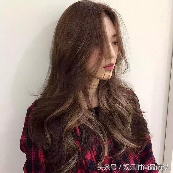 今年最流行的黄皮显白的染发颜色,黄皮显白发色hellobubble