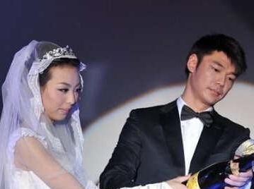 国足曾诚最新情况,国足第一门将曾诚与妻子现状