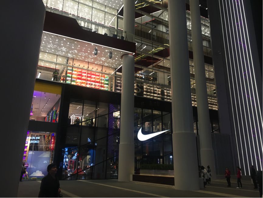 像上海001这样的耐克店全国有几家,上海耐克旗舰店001有啥活动