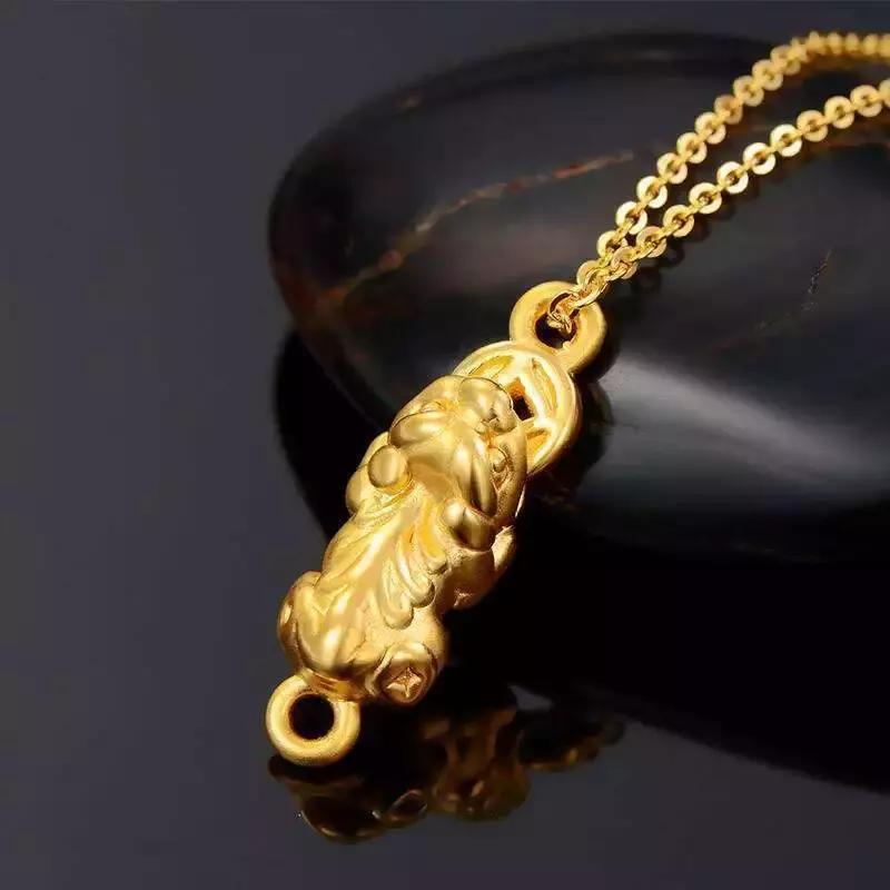 黄金貔貅手链的正确戴法,黄金貔貅配玛瑙的戴法