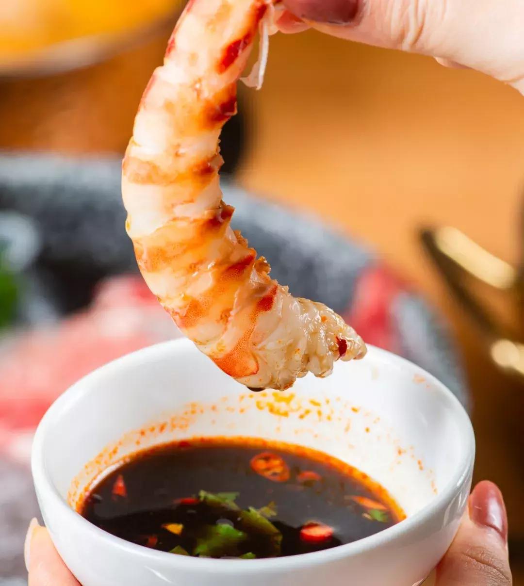 逆天！魔都这家“火锅界Cartier”按身高差打折，差的越多越便宜