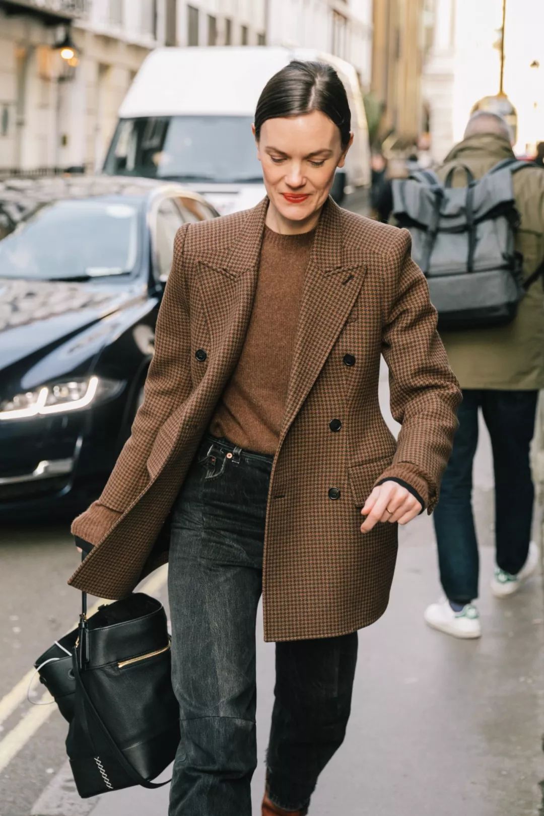 不是所有的羊绒衫都是柔软的么,质感柔软羊绒衫穿着舒服春秋