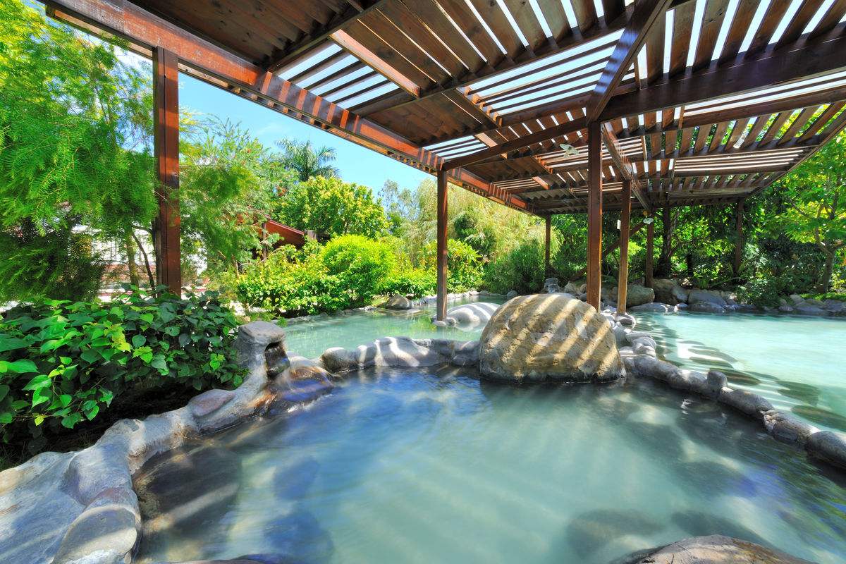 上海泡温泉一日游攻略,江浙沪冬季适合泡温泉旅游攻略