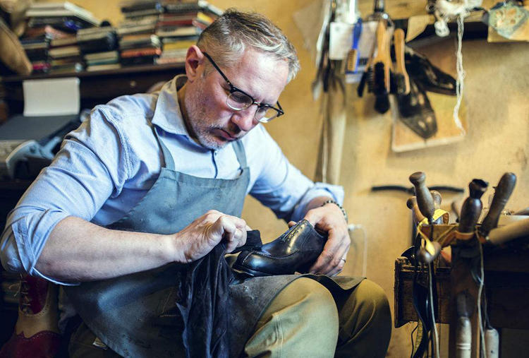 这家英国真正的百年老铺，号称只做舒适优雅的鞋