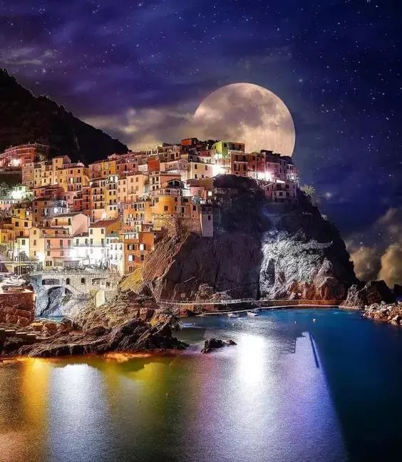 意大利五渔村风景微信头像,意大利五渔村海边小镇图片