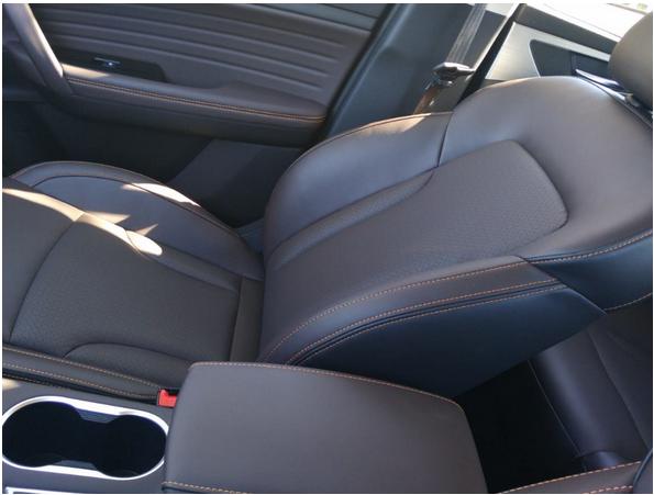 新款35p试驾,21款35p内饰空间