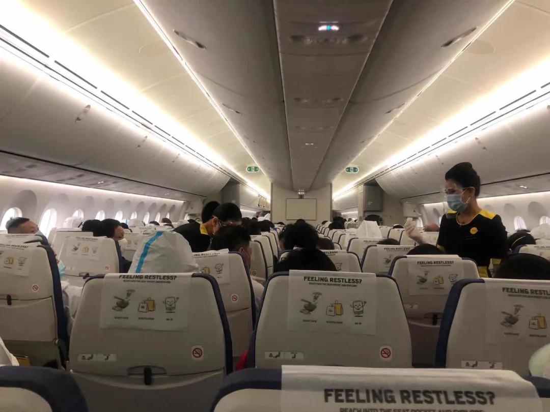 用生命在回家：“困死”在归国政策，从新加坡回国好难