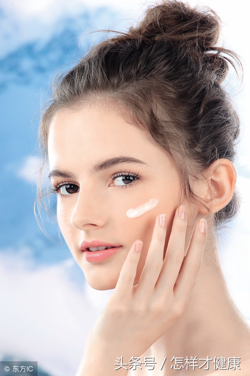 护肤后过一会脸上起皮,洗完澡脸部起皮特别严重能护肤吗