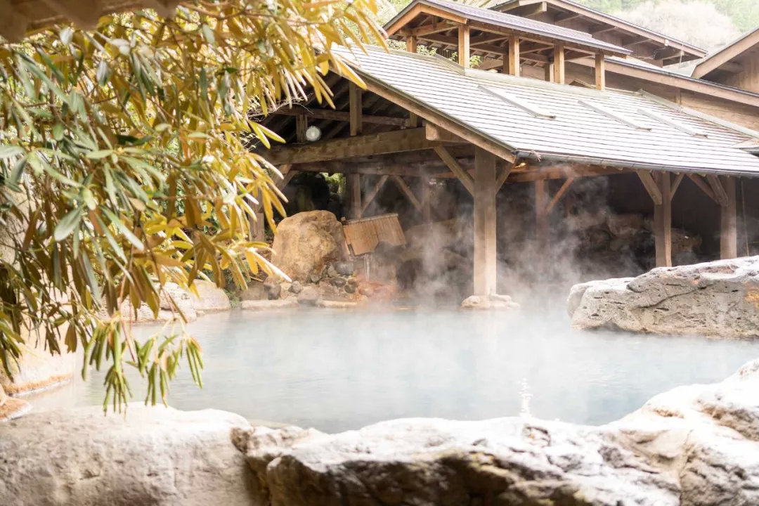 外行去别府，内行来黑川：置之死地而后生，九州最好玩的温泉街