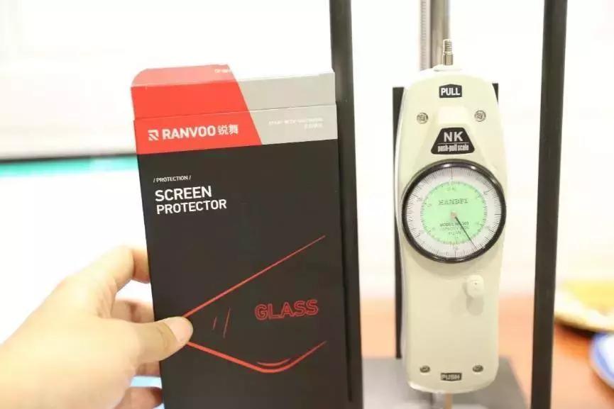 如何把手机的钢化膜拆下来,苹果手机钢化膜贴膜神器教程