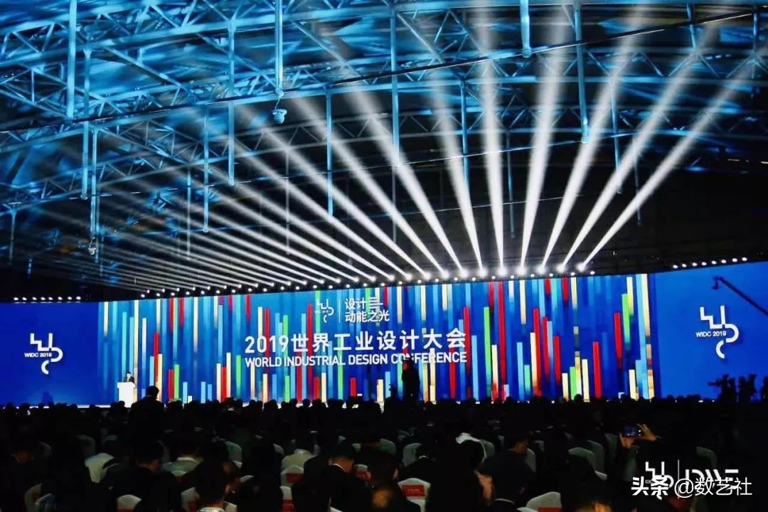 设计现代化智能新款动车,最具设计感的动车