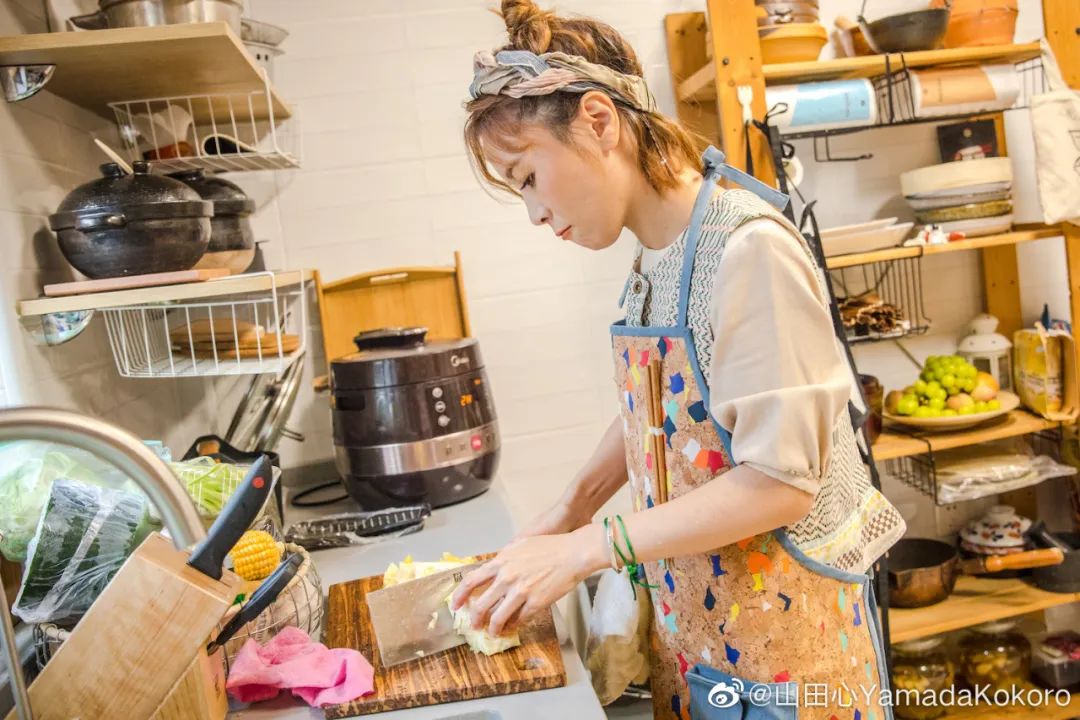 黄雅莉唱哭何炅是哪一期,黄雅莉与何炅的关系