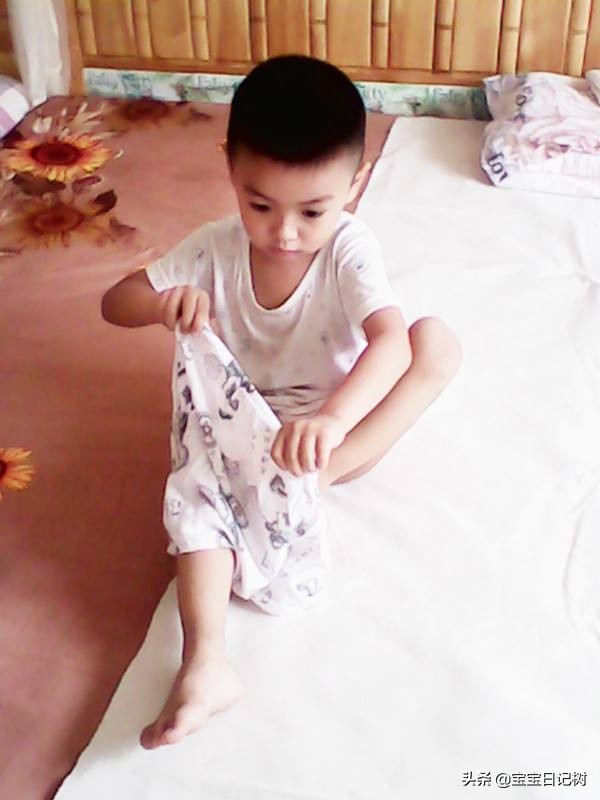 幼儿在园不会提裤子如何引导,孩子读幼儿园不会提裤子怎么办