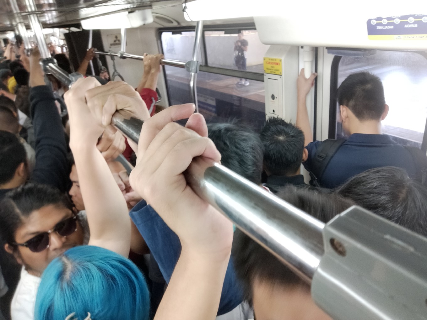 实弹射击or公墓拍大片？| 跟90后小伙儿在马尼拉“玩儿很野”