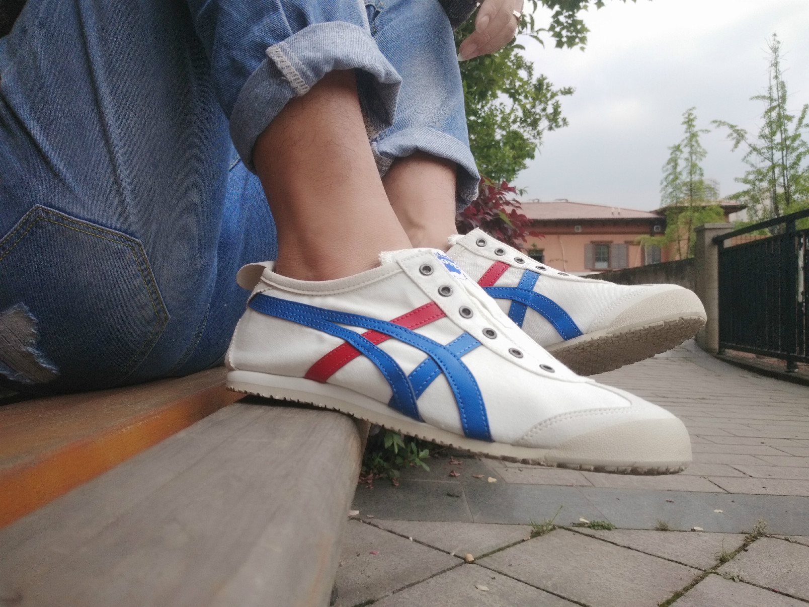 鬼冢虎鞋和亚瑟士有什么不同,鬼冢虎和亚瑟士图片