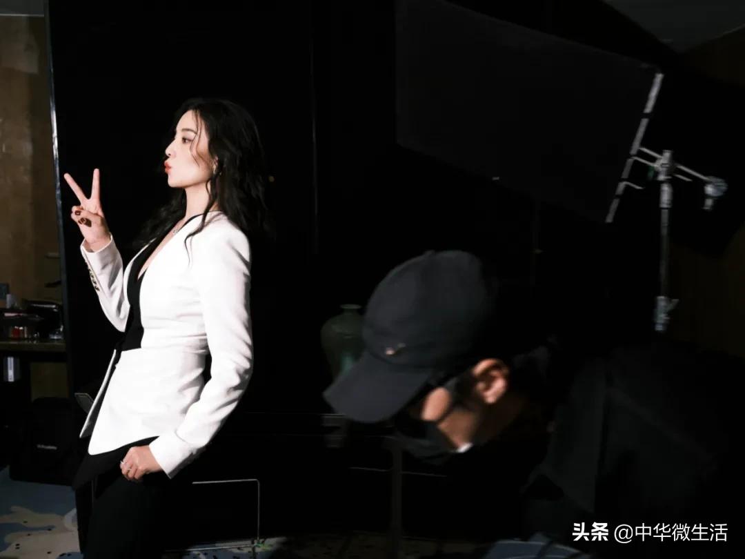 宋佳大方得体彰显优雅迷人气质,宋佳出席红毯照片