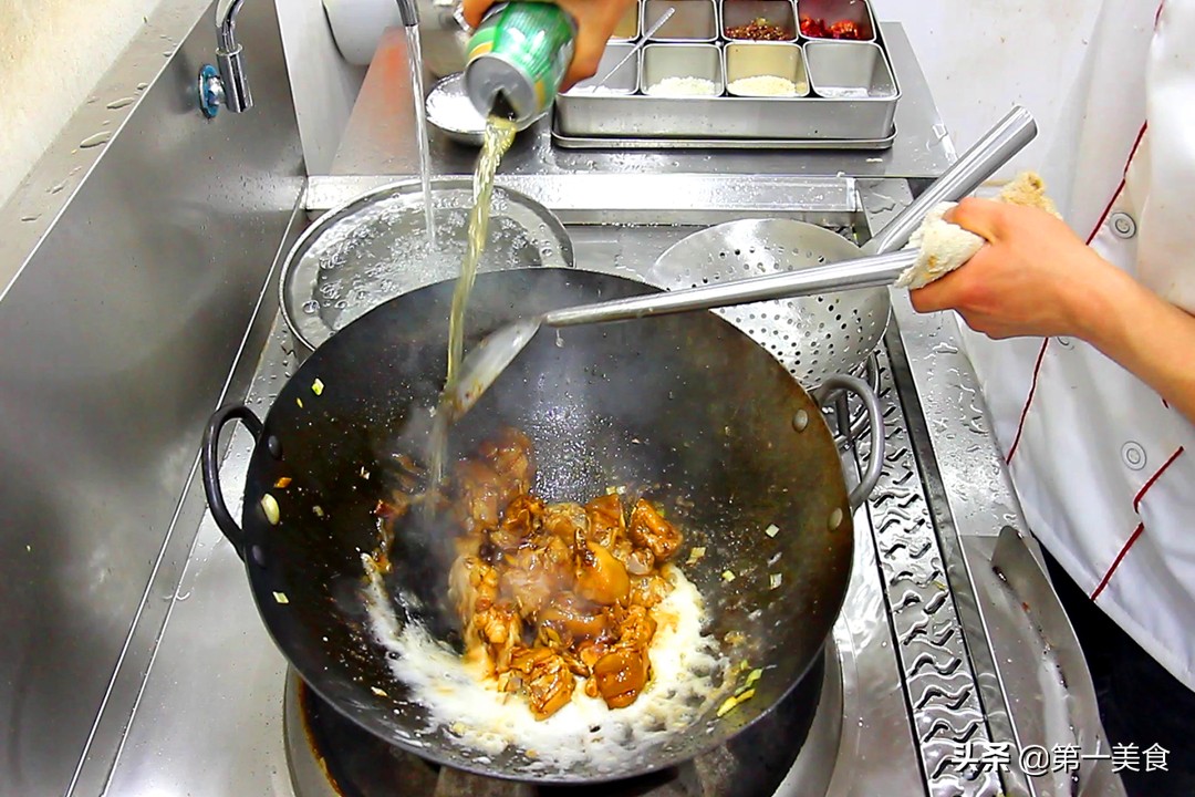 电高压锅炖猪蹄水需要没过猪蹄吗,炖猪蹄怎么不烧干