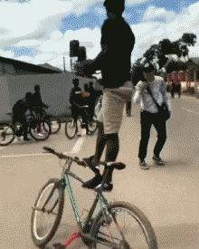 爆笑gif动图我们一起出去霸气一点,最新搞笑动图gif图