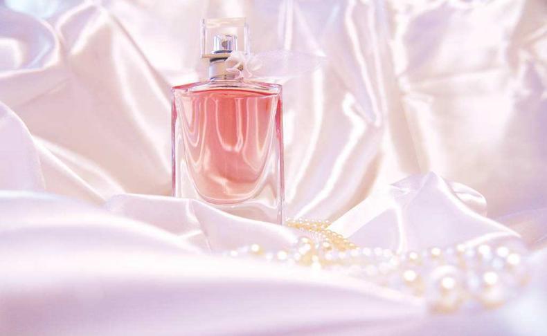 从来不喷香水的女生,不爱喷香水的女人