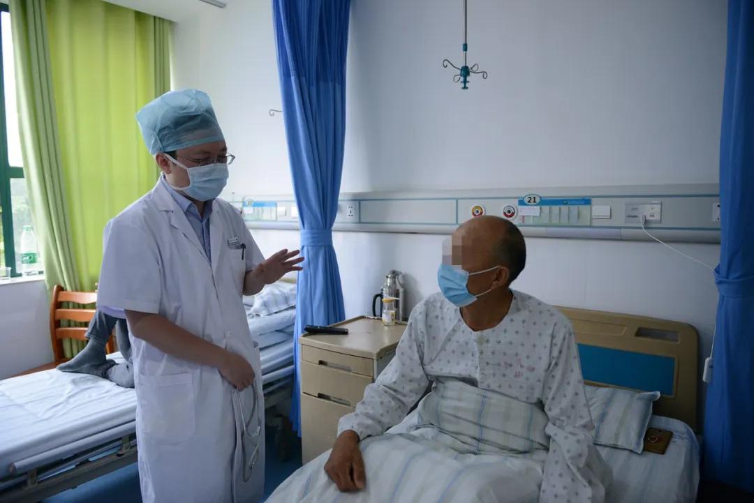 病人突然大咯血需要介入吗,医生抢救肺栓塞视频